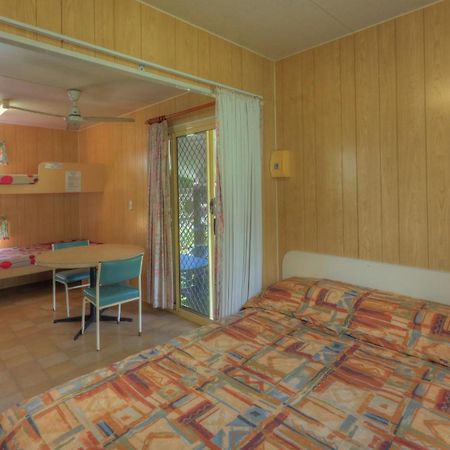 Hotel Flying Fish Point Tourist Park Innisfail Exterior foto